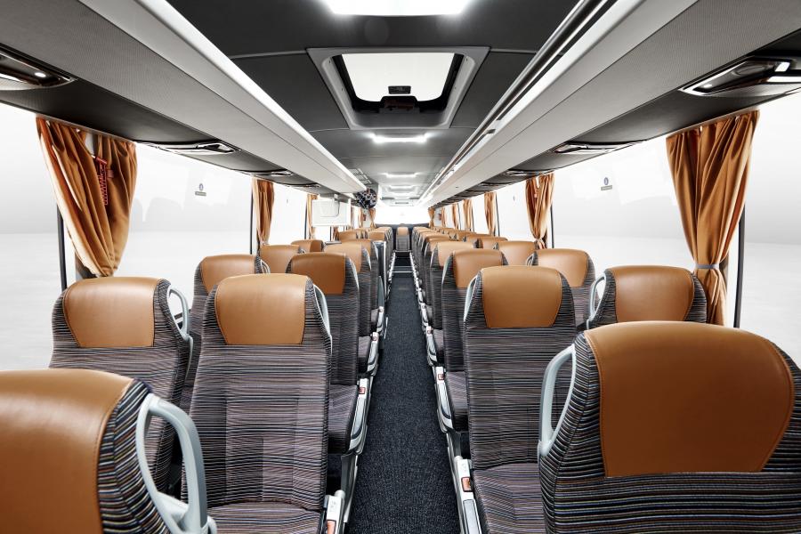 Интерьер Mercedes-Benz Tourismo 15/2 RHD 2017 года  (фото 17 из 28)